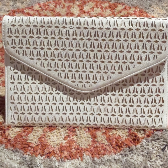 Clutch - Picture 1 of 3